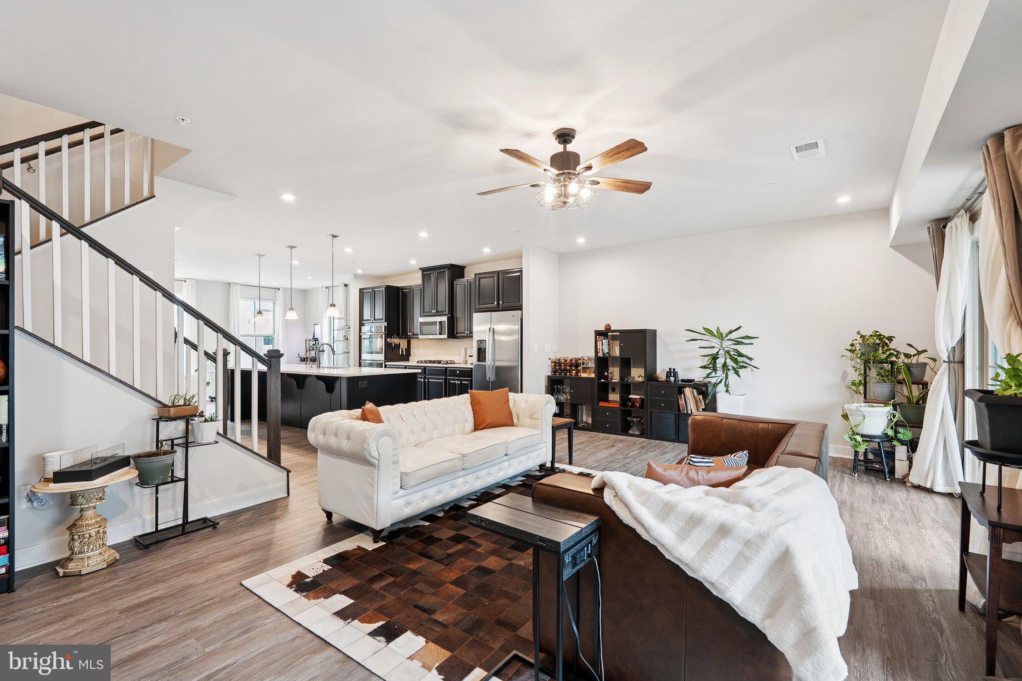 ARCOLA TOWN CENTER CONDO - Residential