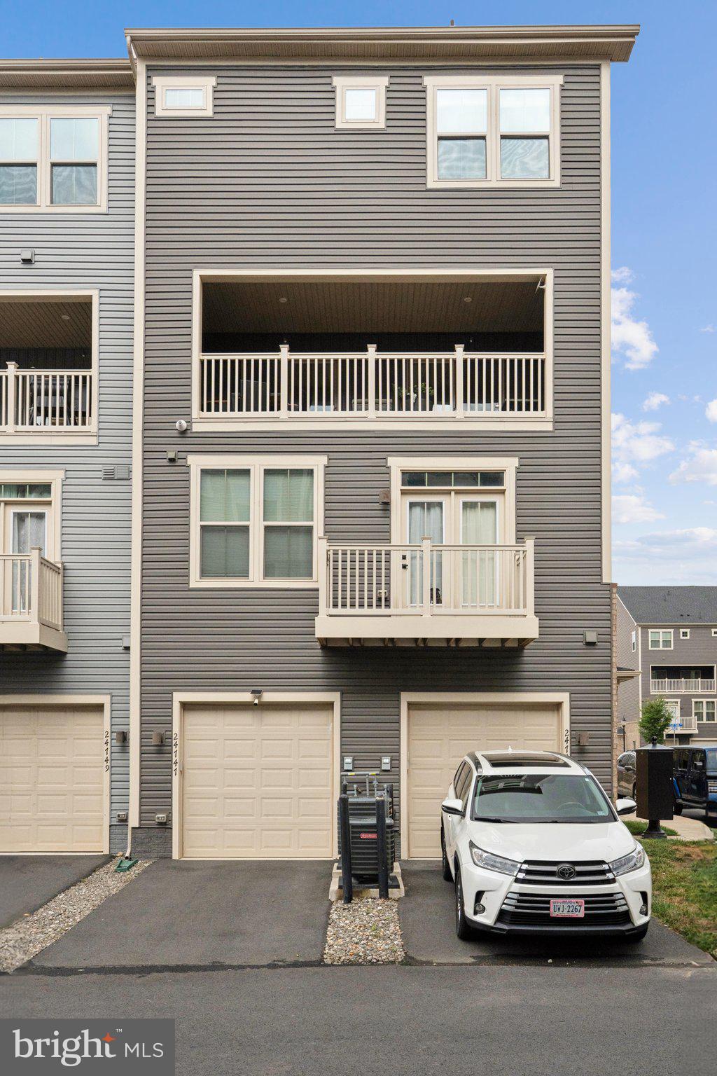 ARCOLA TOWN CENTER CONDO - Residential