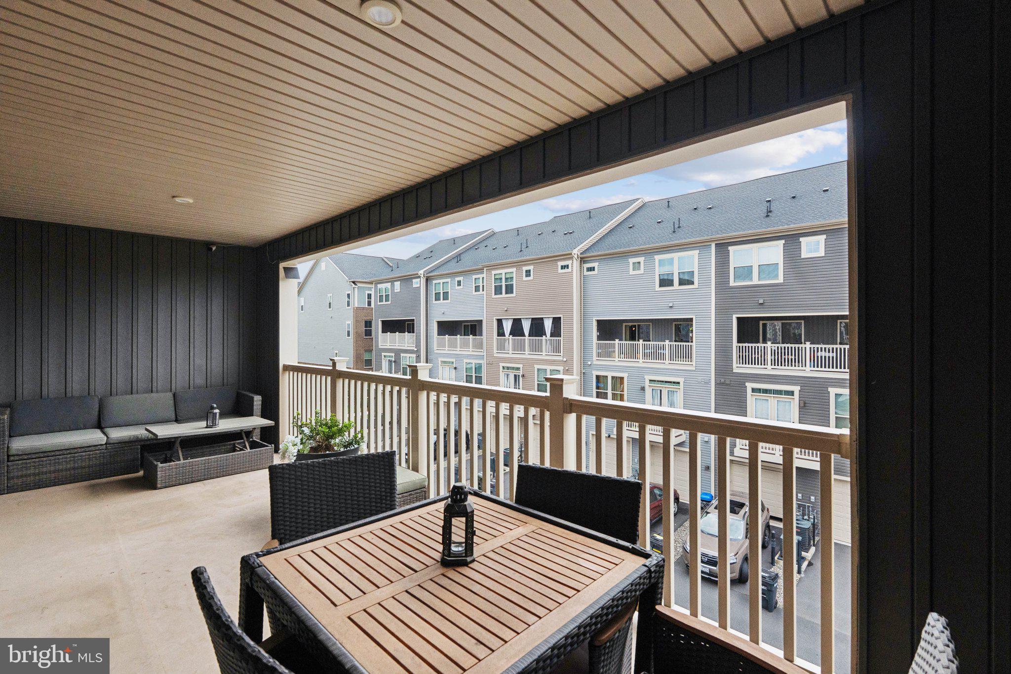 ARCOLA TOWN CENTER CONDO - Residential