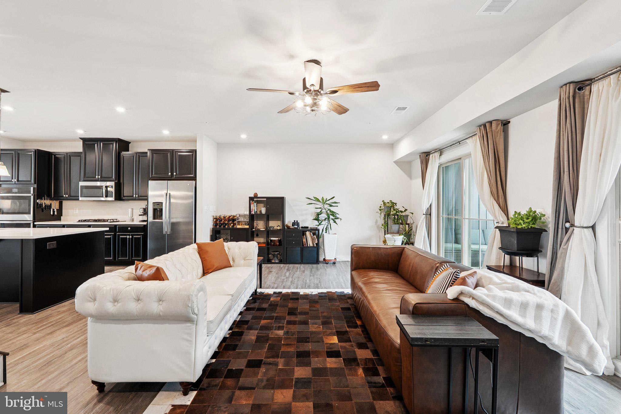 ARCOLA TOWN CENTER CONDO - Residential