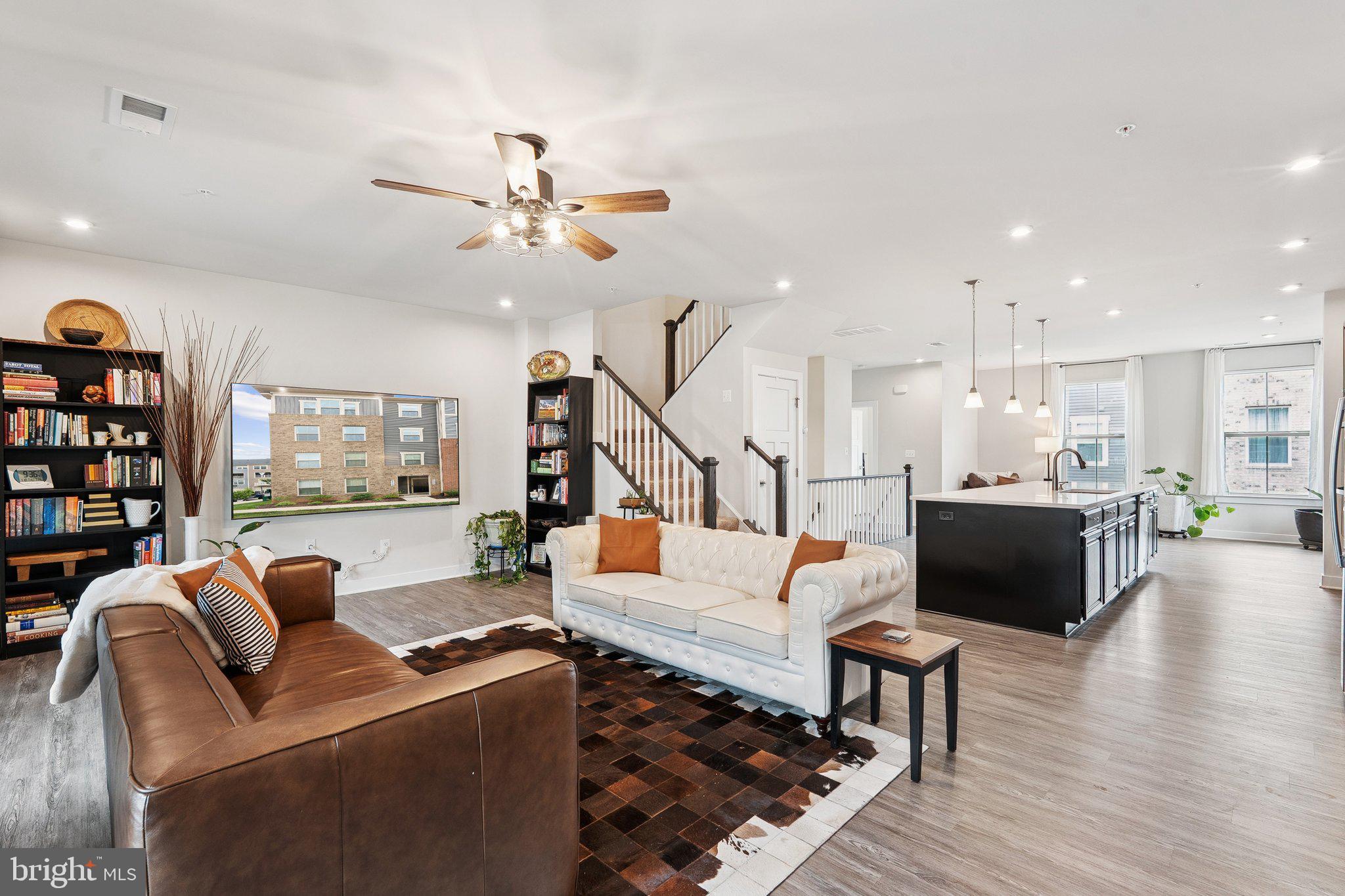 ARCOLA TOWN CENTER CONDO - Residential