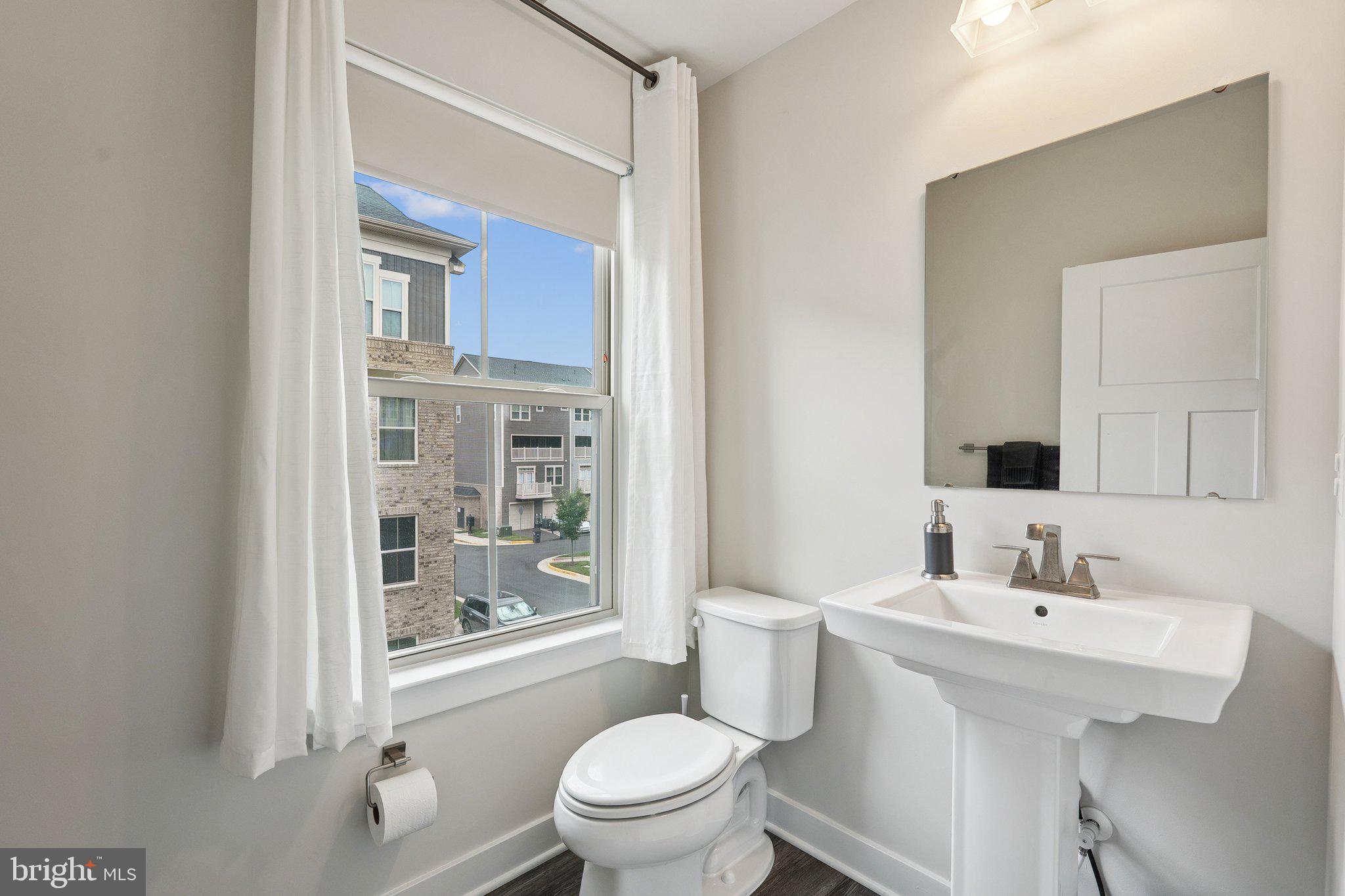 ARCOLA TOWN CENTER CONDO - Residential