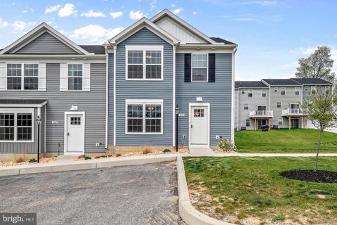 Photo of 157 Spanglers Mill Rd #210, NEW CUMBERLAND, PA 17070 (MLS # PAYK2104920)
