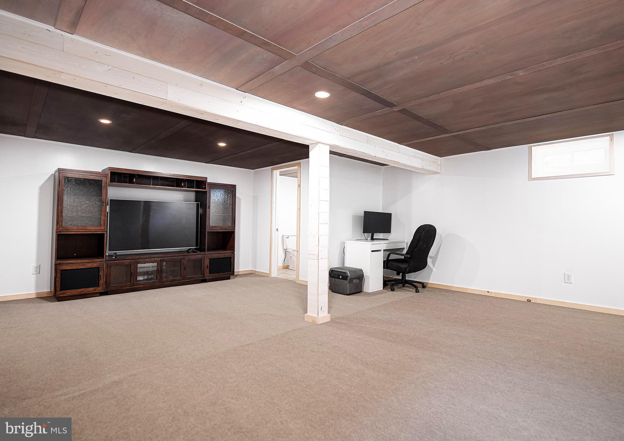 BURKLEY MANOR - Residential