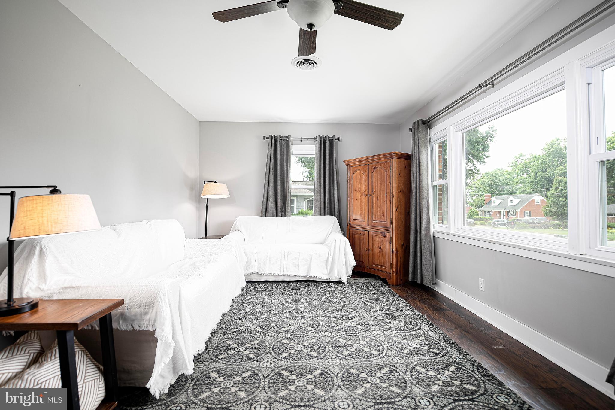 BURKLEY MANOR - Residential