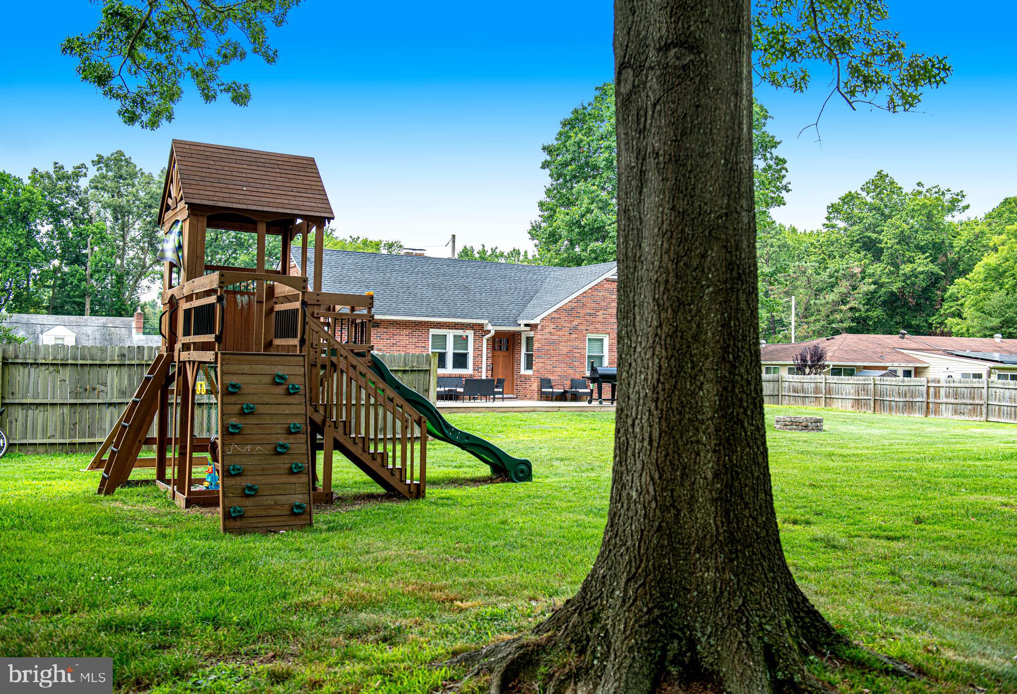 BURKLEY MANOR - Residential