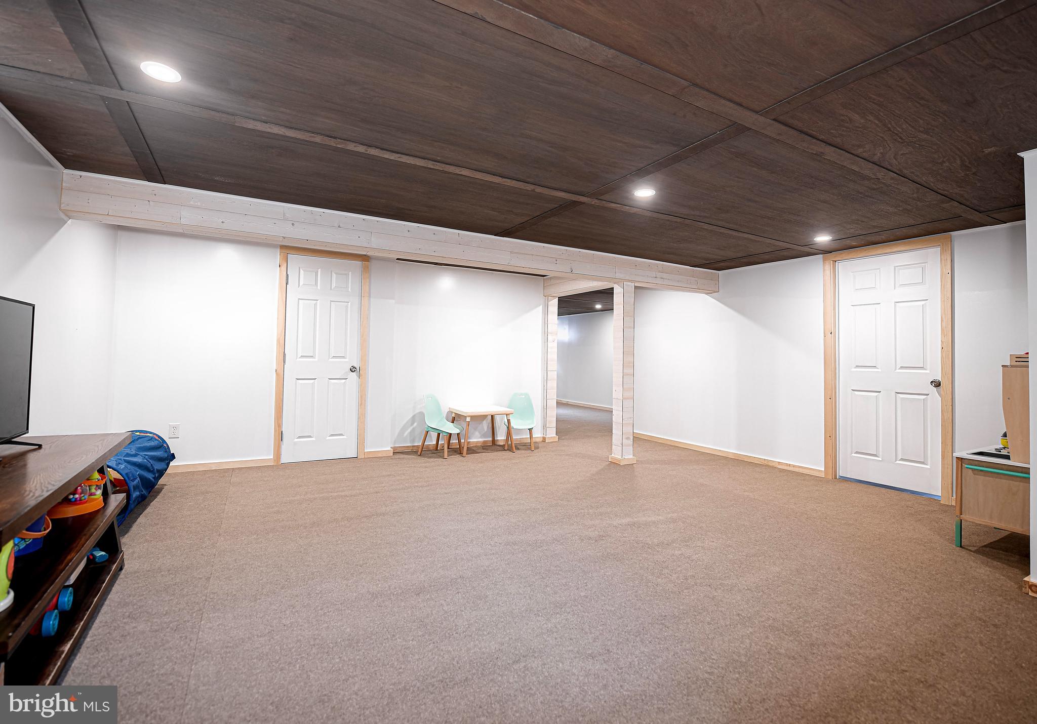 BURKLEY MANOR - Residential