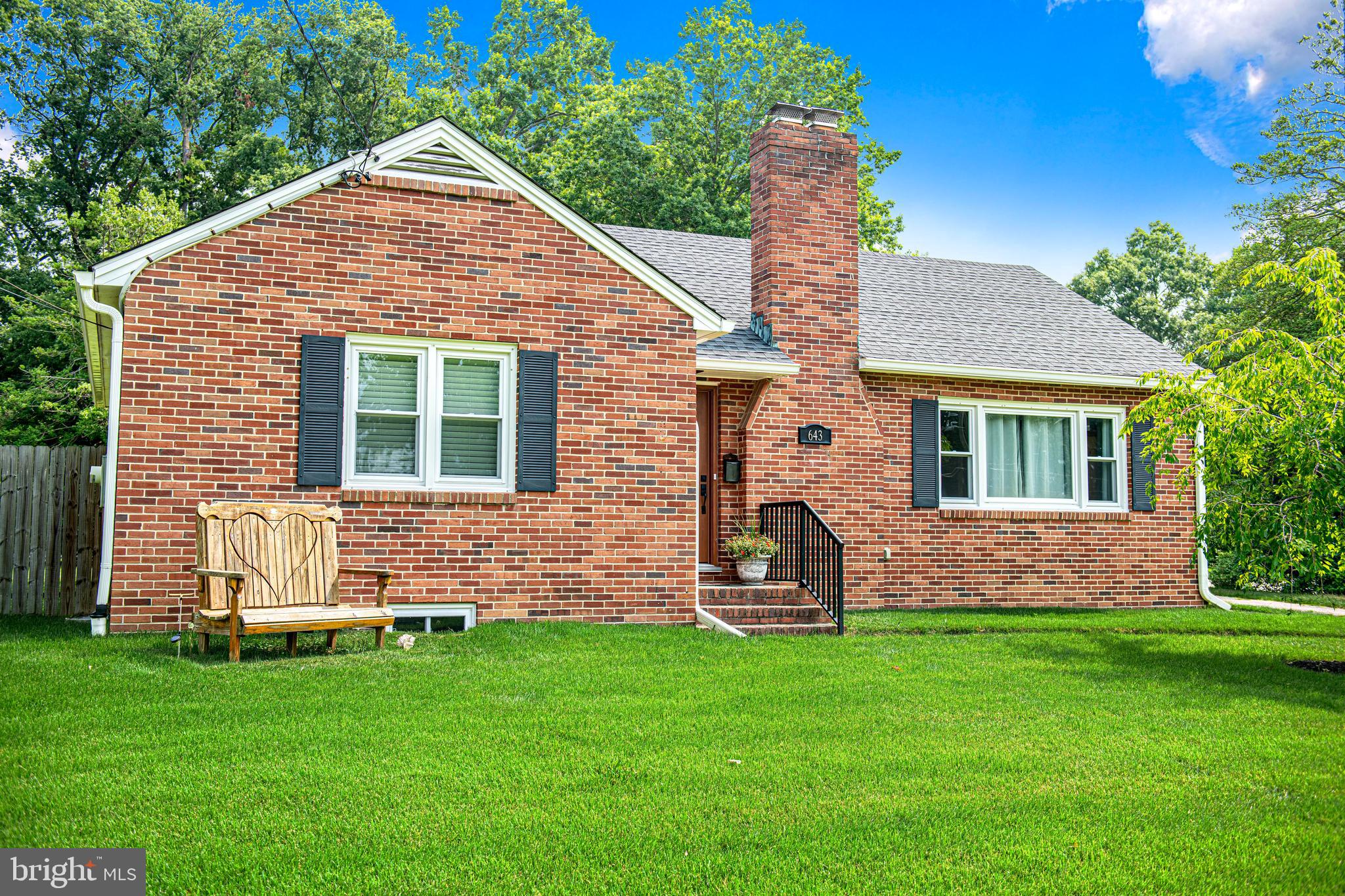 BURKLEY MANOR - Residential