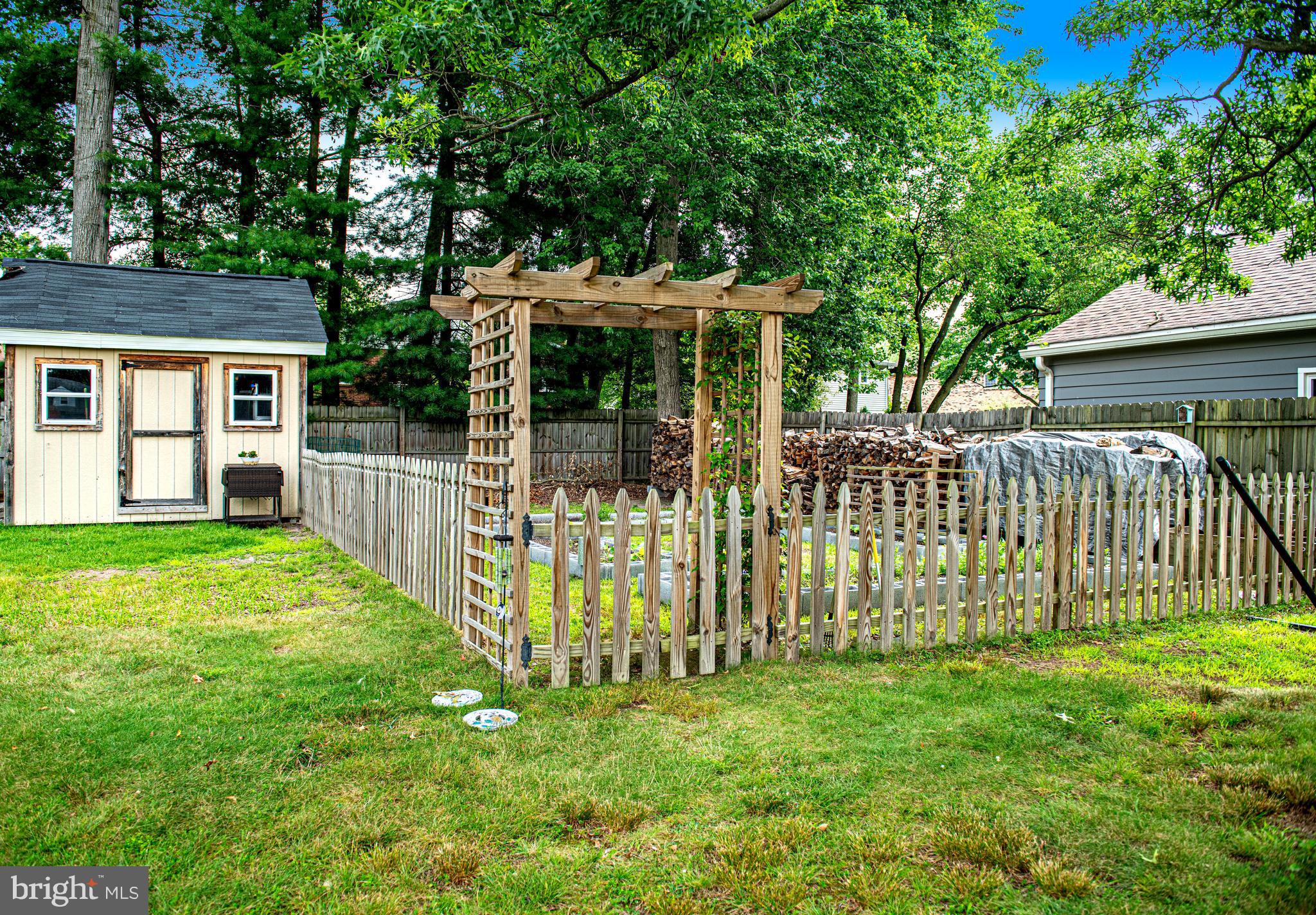 BURKLEY MANOR - Residential