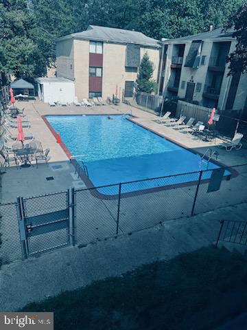 BENTLEY SQUARE - Residential