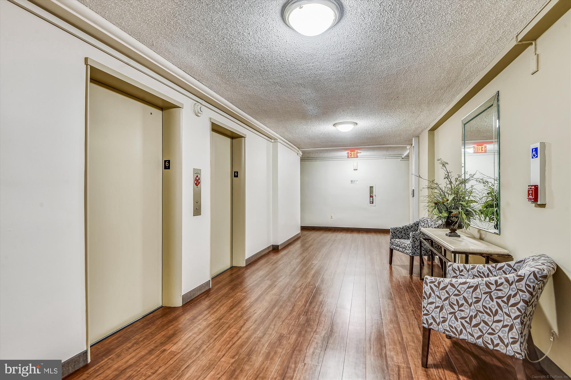 RIVER TOWERS - Residential Lease