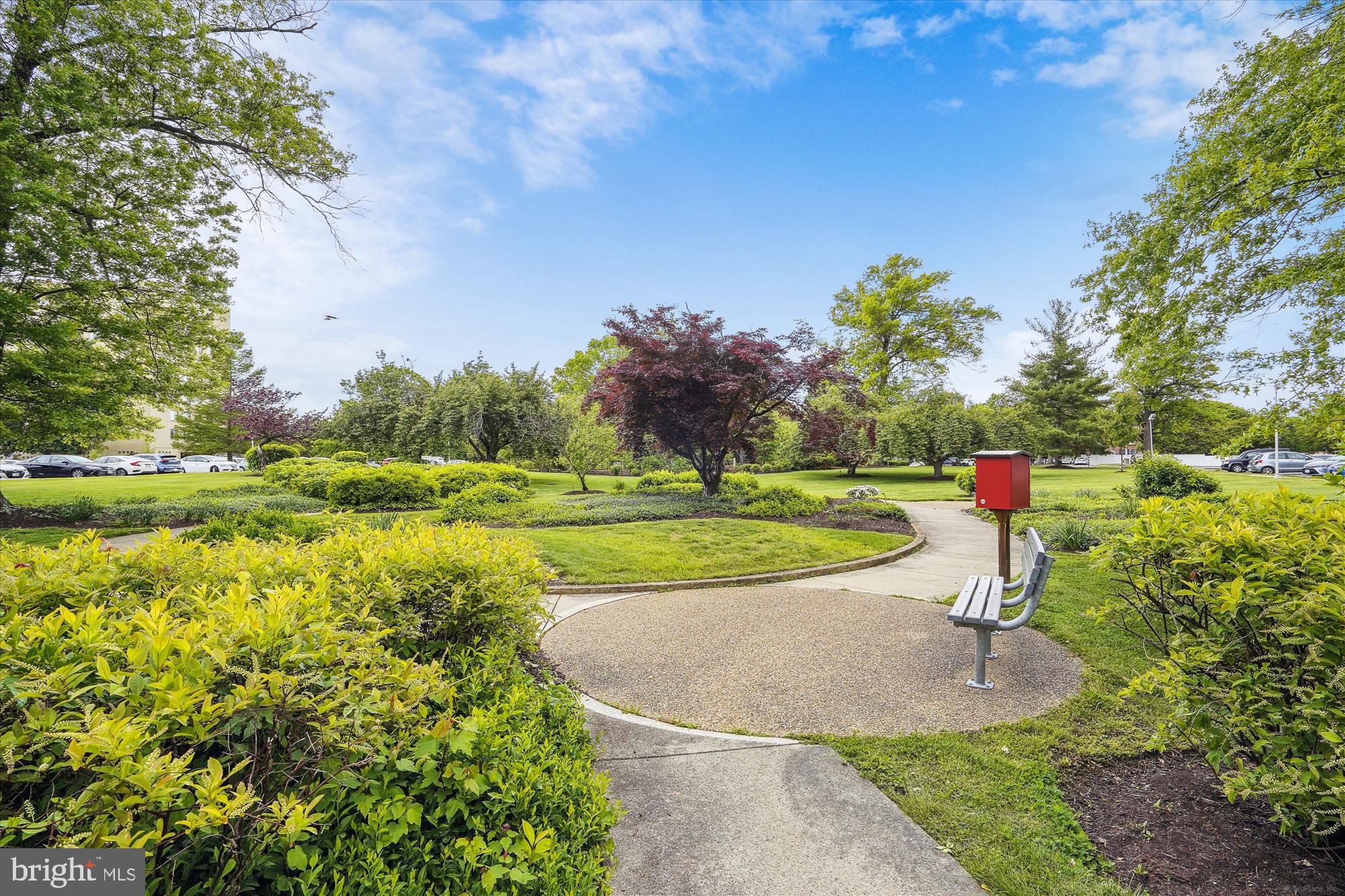 RIVER TOWERS - Residential Lease