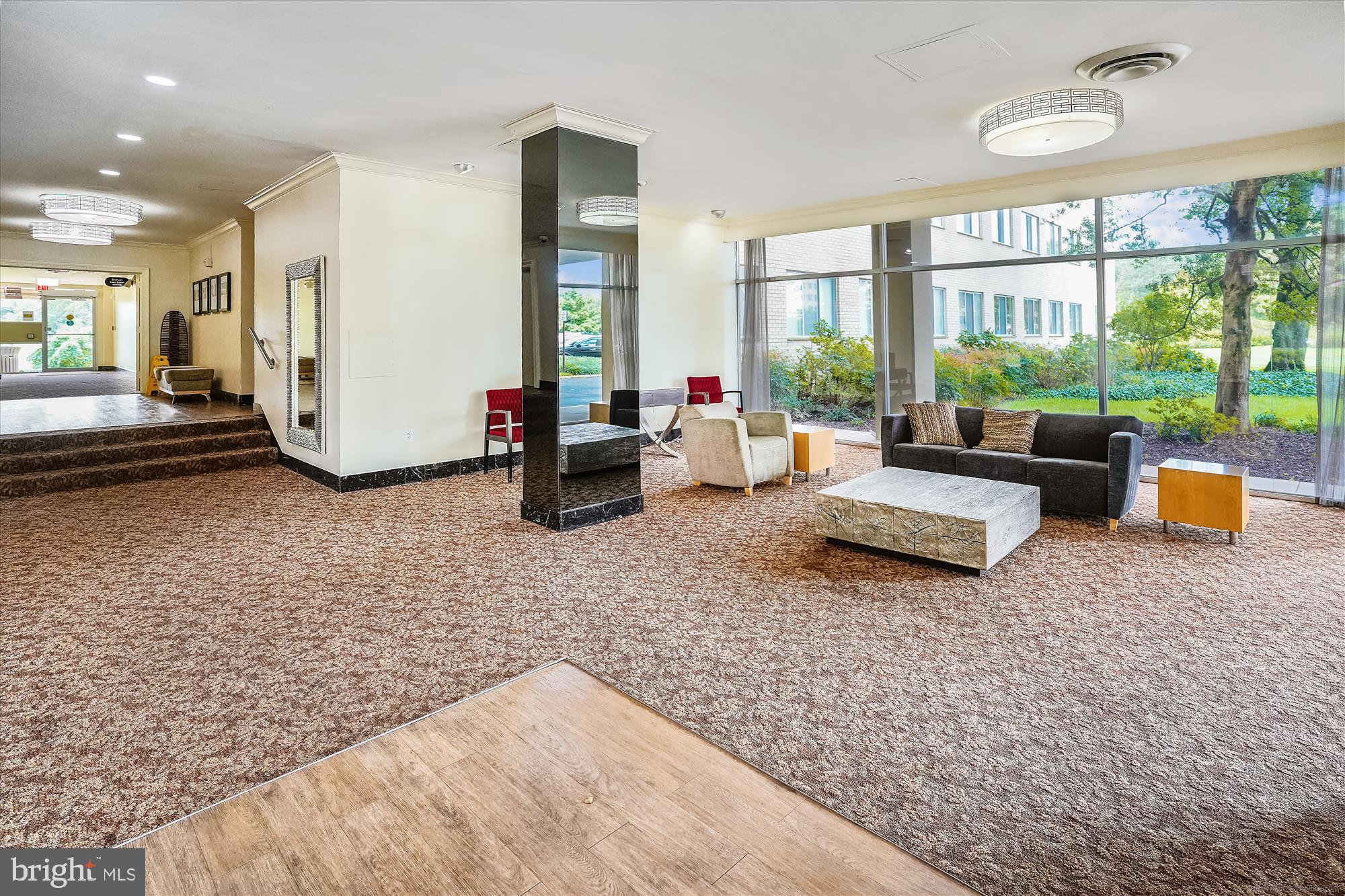 RIVER TOWERS - Residential Lease