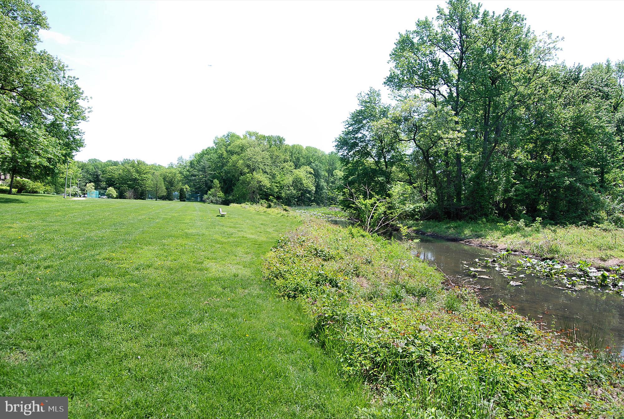 RIVER TOWERS - Residential Lease