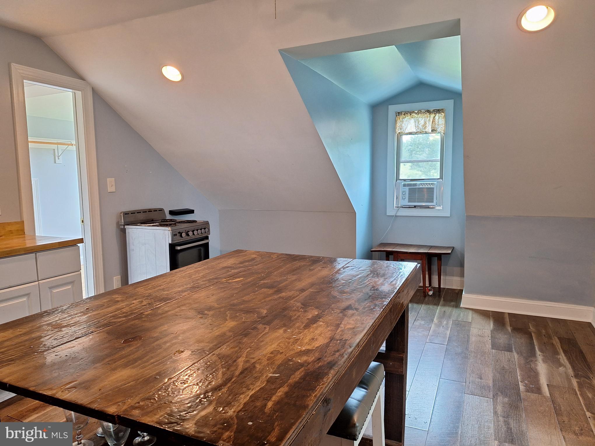 9078 NW Barn Apt. KNOLL RUN