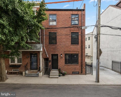 Townhouse For Sale - 440 Poplar Street<br/> PHILADELPHIA, PA 19123