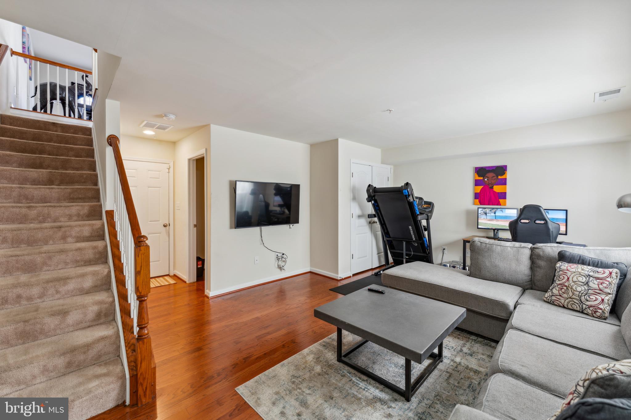 CHELSEA MANOR - Residential Lease