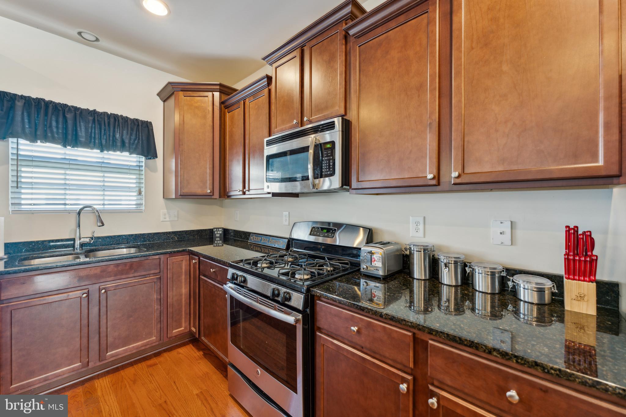 CHELSEA MANOR - Residential Lease