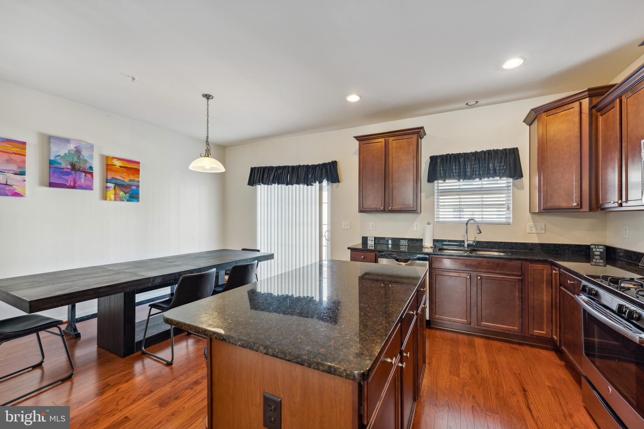 CHELSEA MANOR - Residential Lease