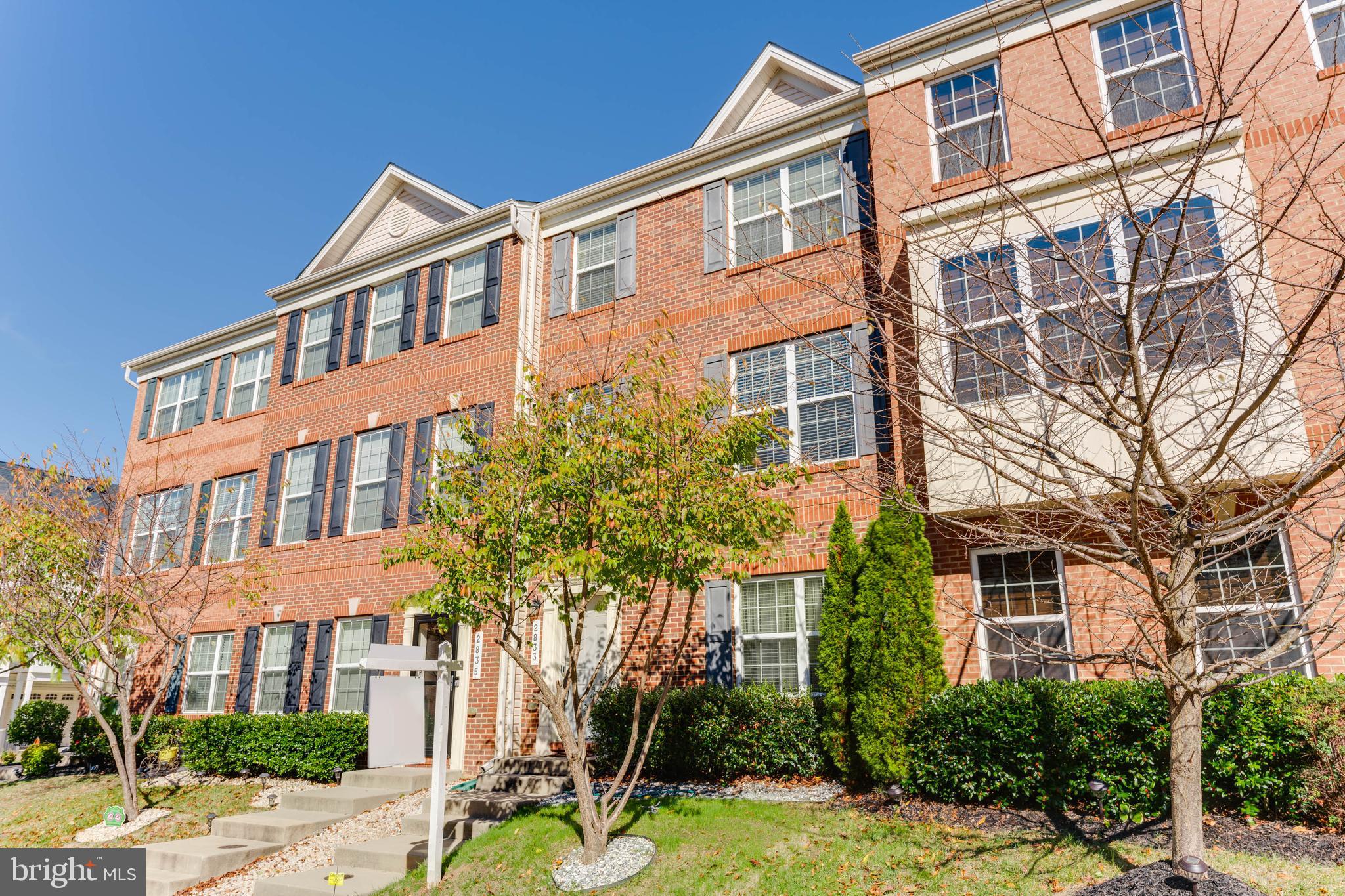 CHELSEA MANOR - Residential Lease