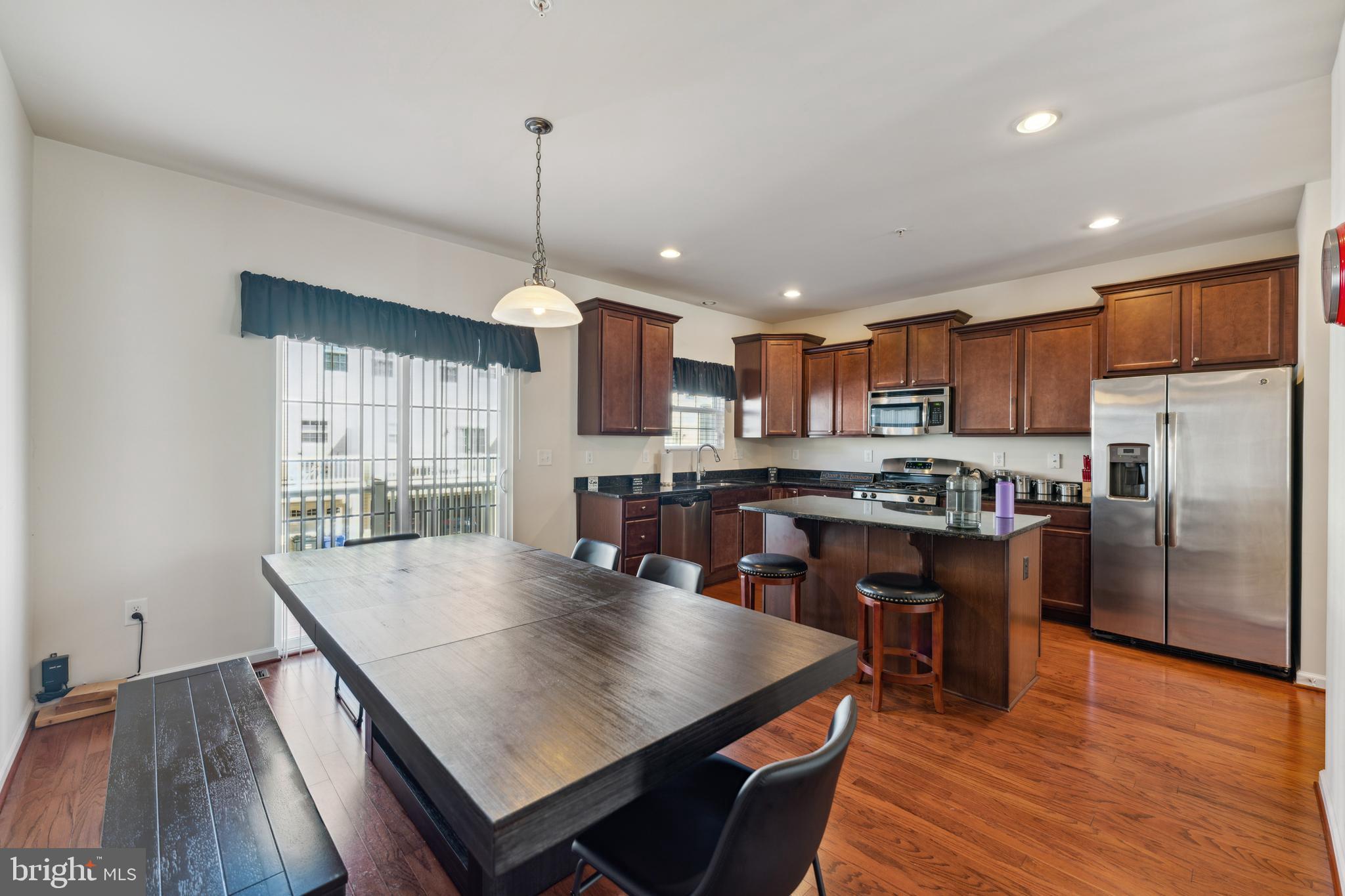 CHELSEA MANOR - Residential Lease