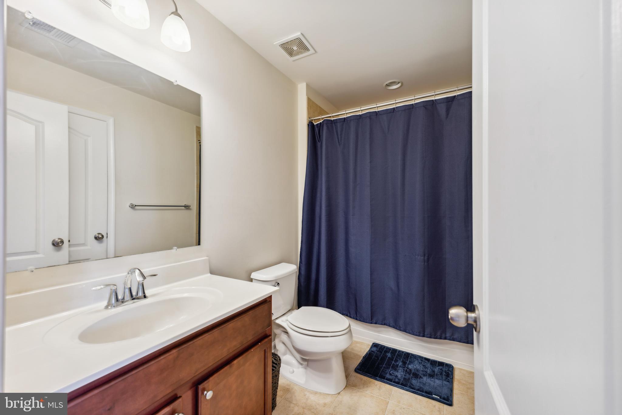 CHELSEA MANOR - Residential Lease