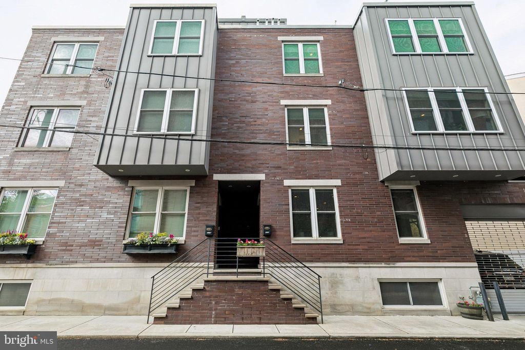 Photo of 811 S 20th Street #B, PHILADELPHIA, PA 19146 (MLS # PAPH2612346)