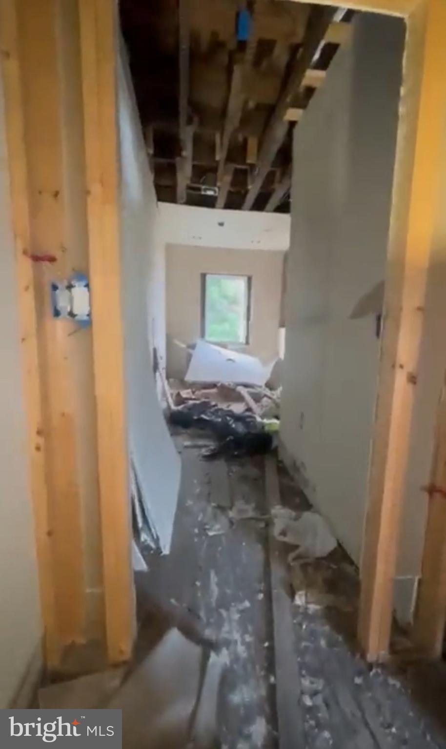 BROADWAY EAST - Residential