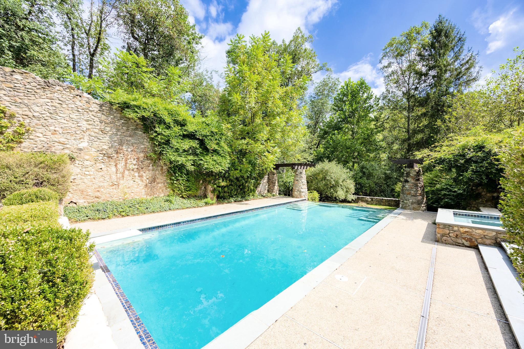 SMOKEHOUSE FARMS - Residential