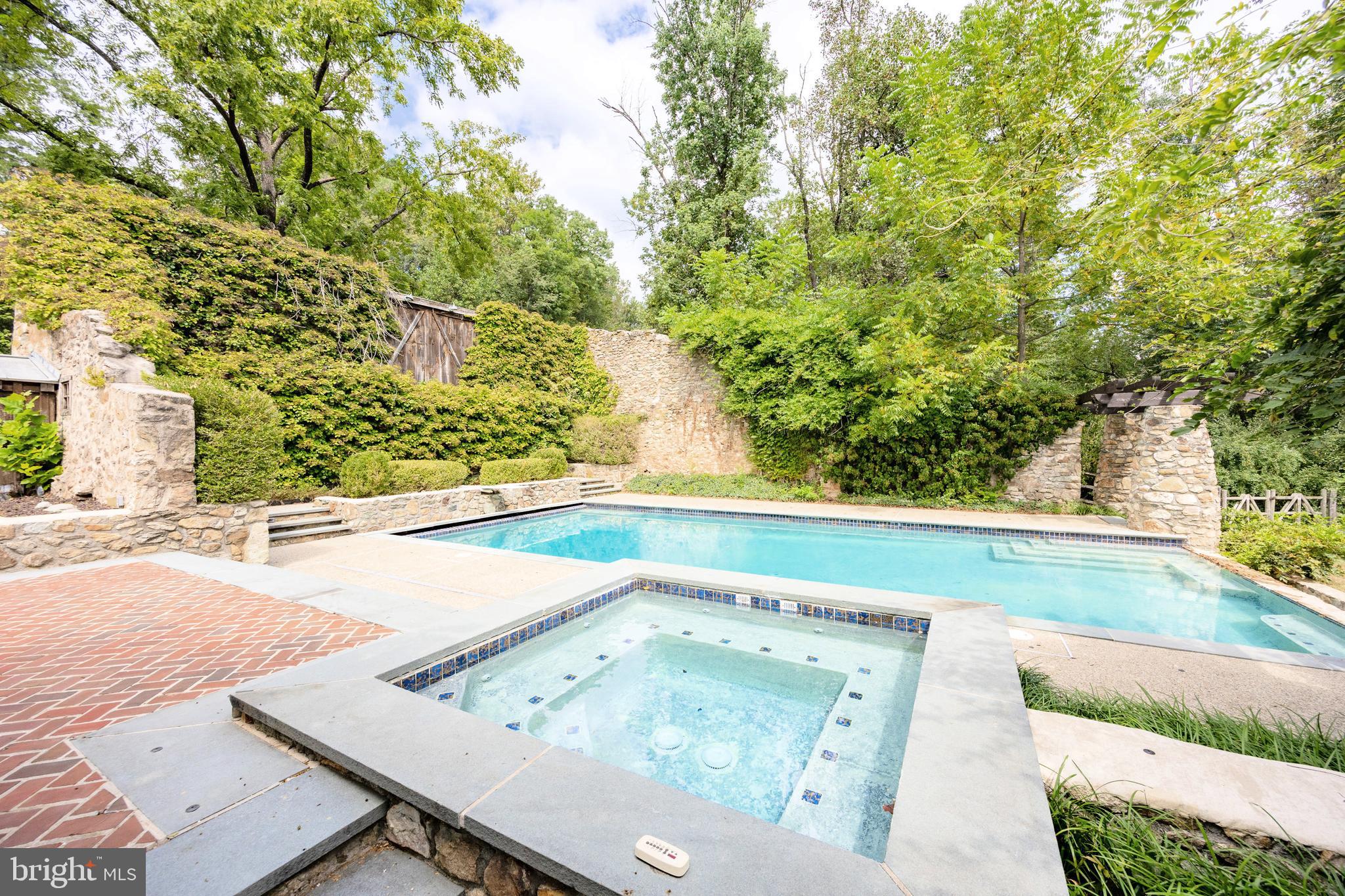 SMOKEHOUSE FARMS - Residential