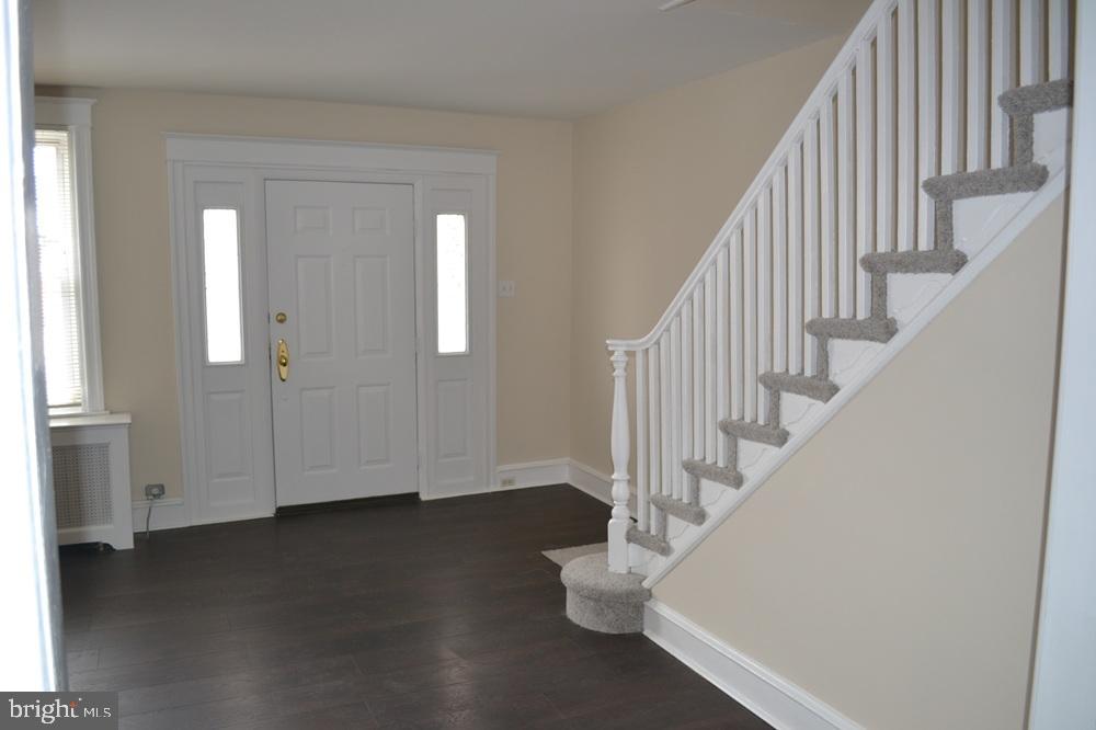 OXFORD CIRCLE - Residential