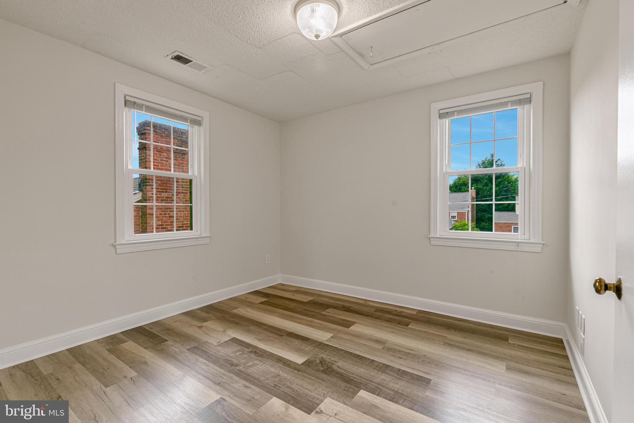 CAMBRIDGE COURTS - Residential