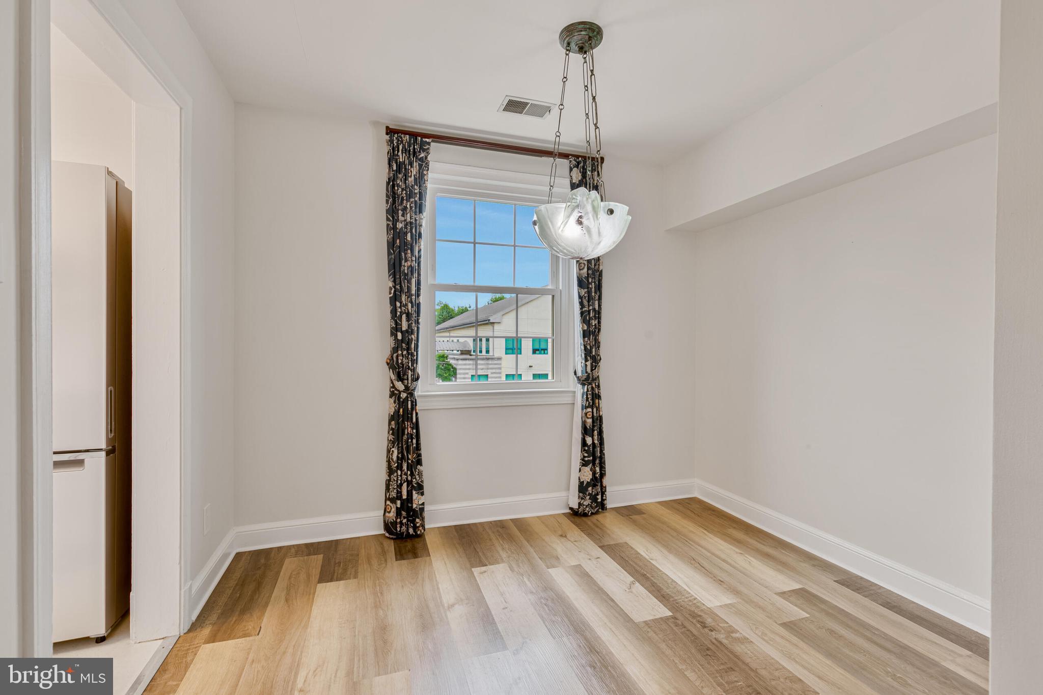 CAMBRIDGE COURTS - Residential