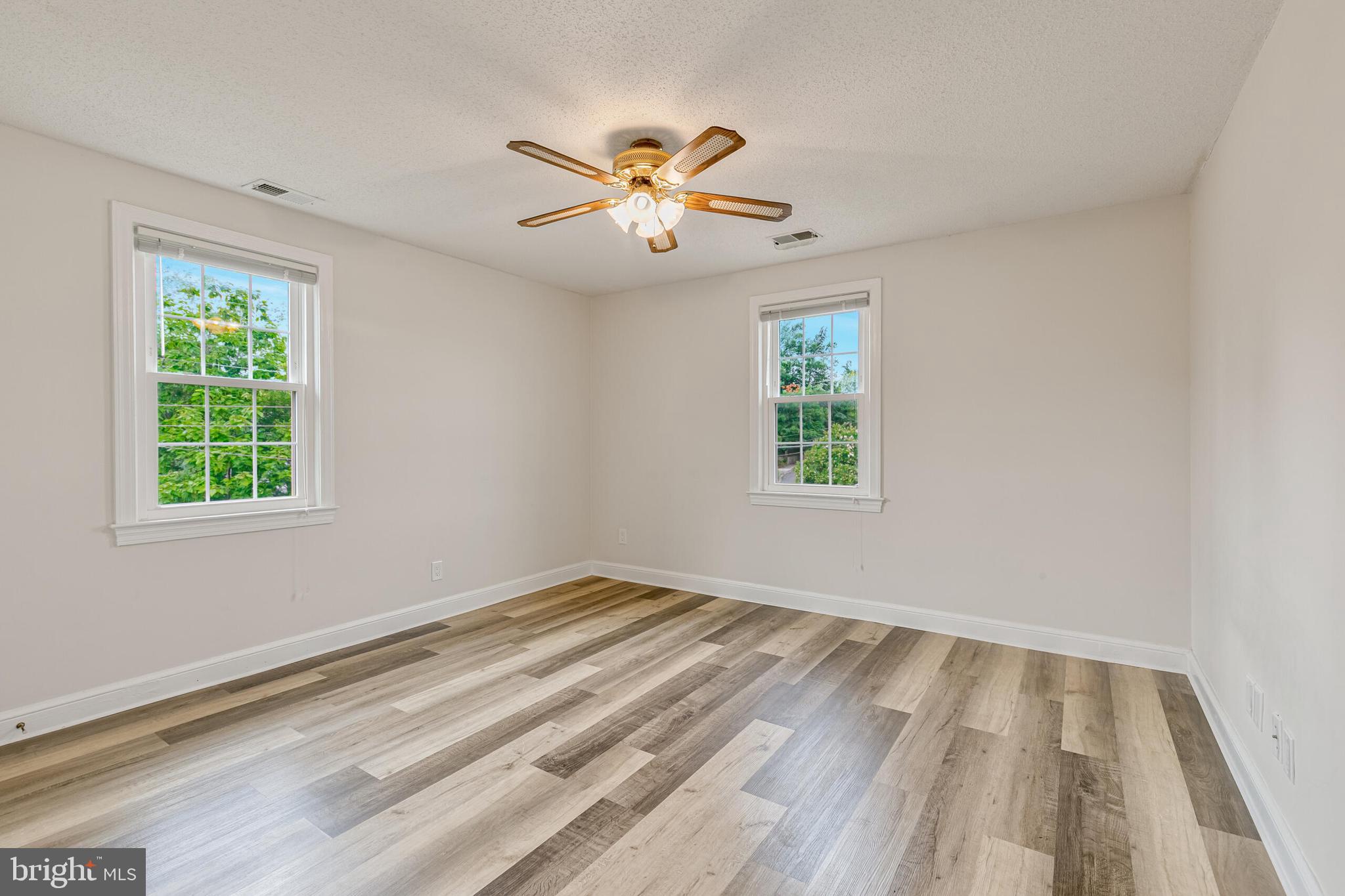 CAMBRIDGE COURTS - Residential