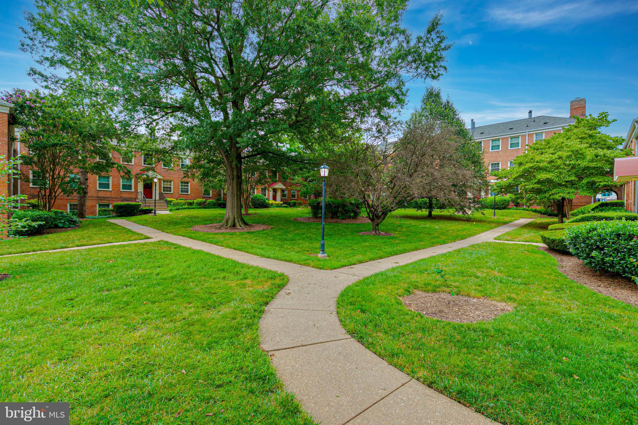 CAMBRIDGE COURTS - Residential