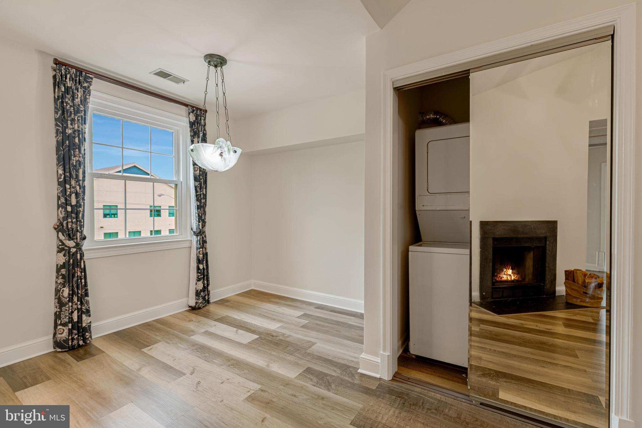 CAMBRIDGE COURTS - Residential