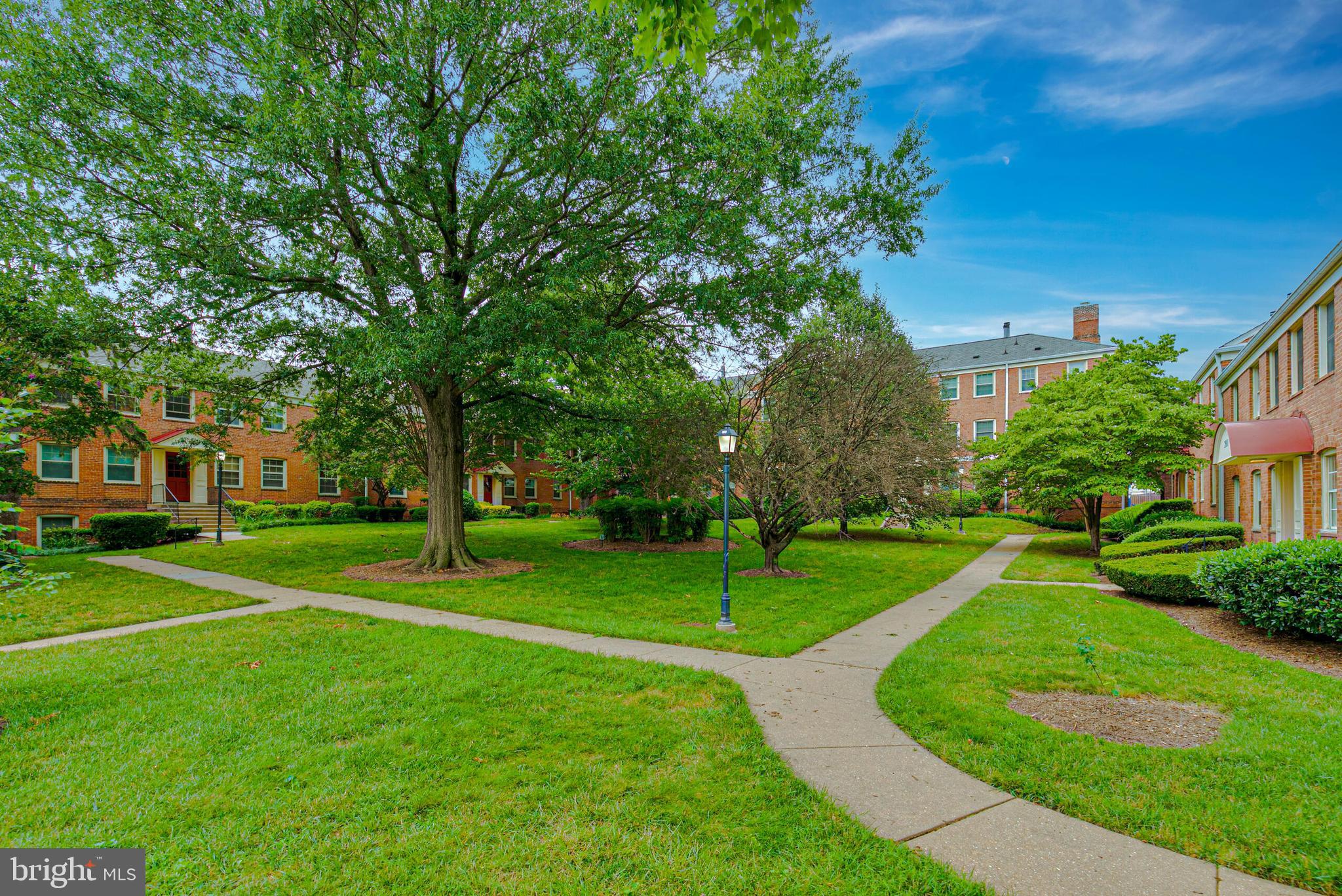 CAMBRIDGE COURTS - Residential