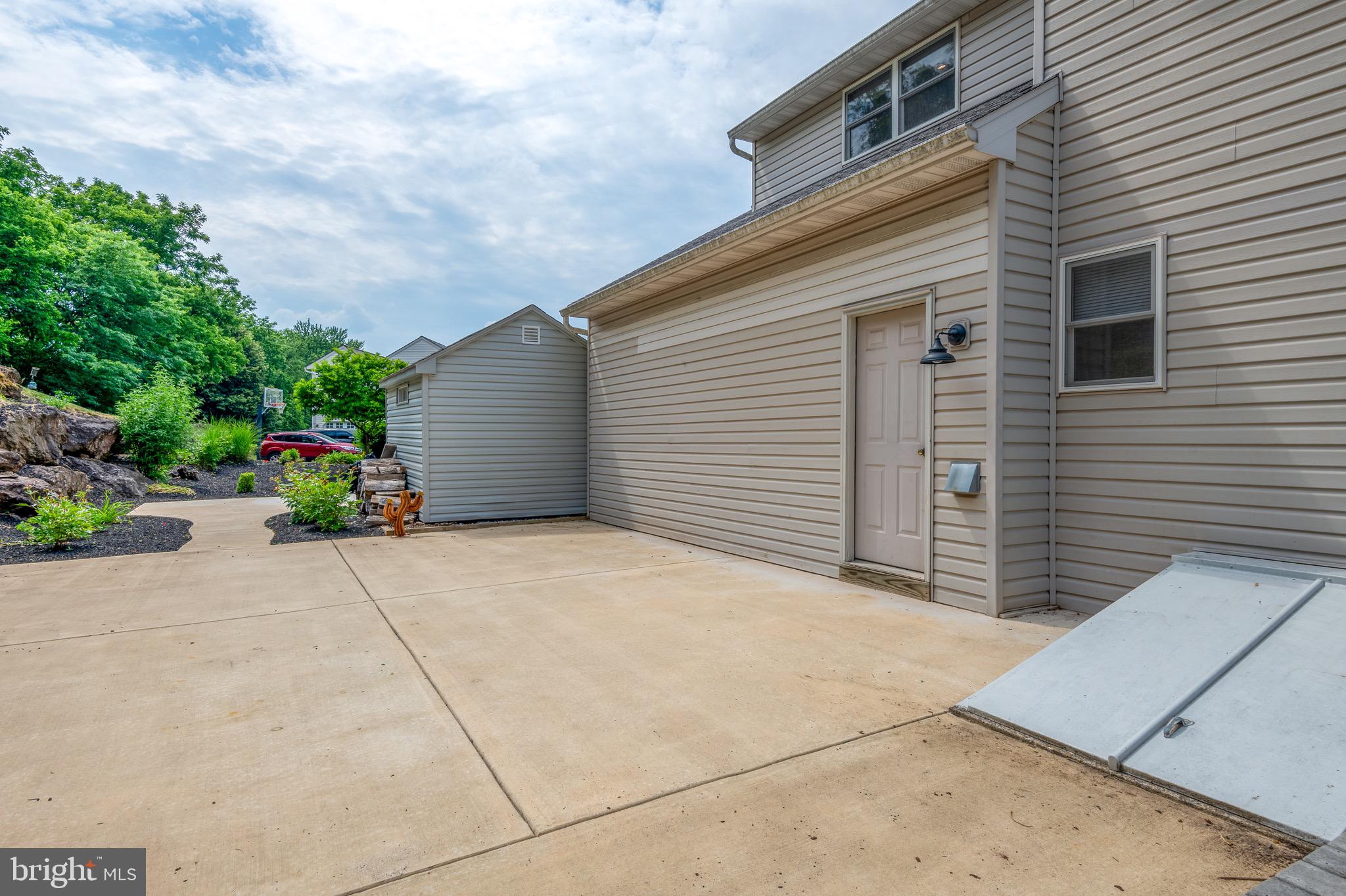 PLEASANT MEADOWS - Residential