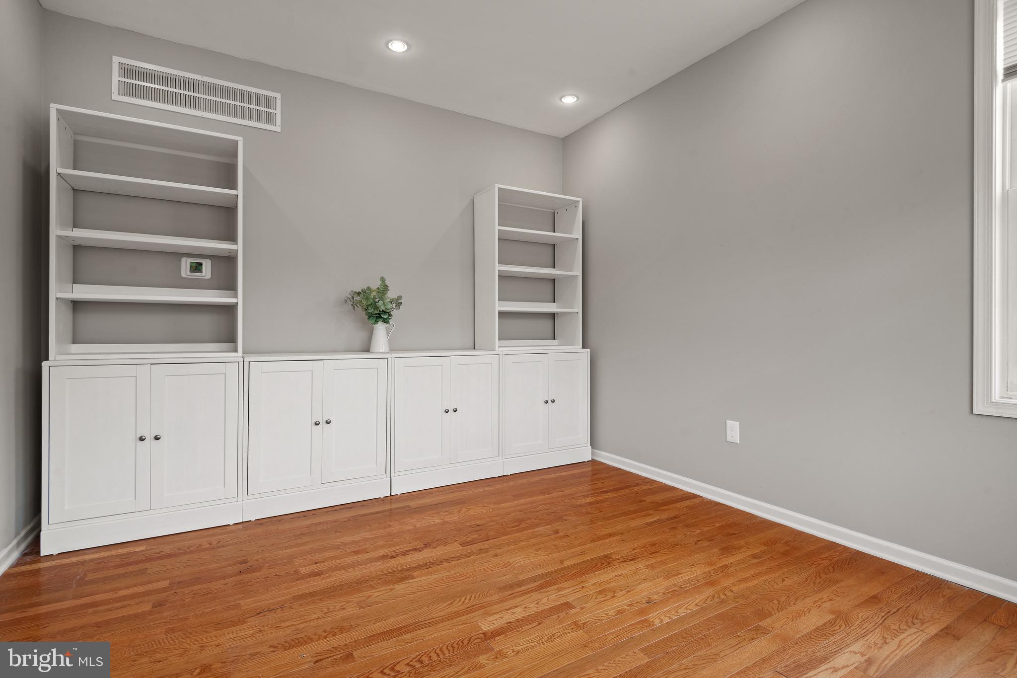 PLEASANT MEADOWS - Residential