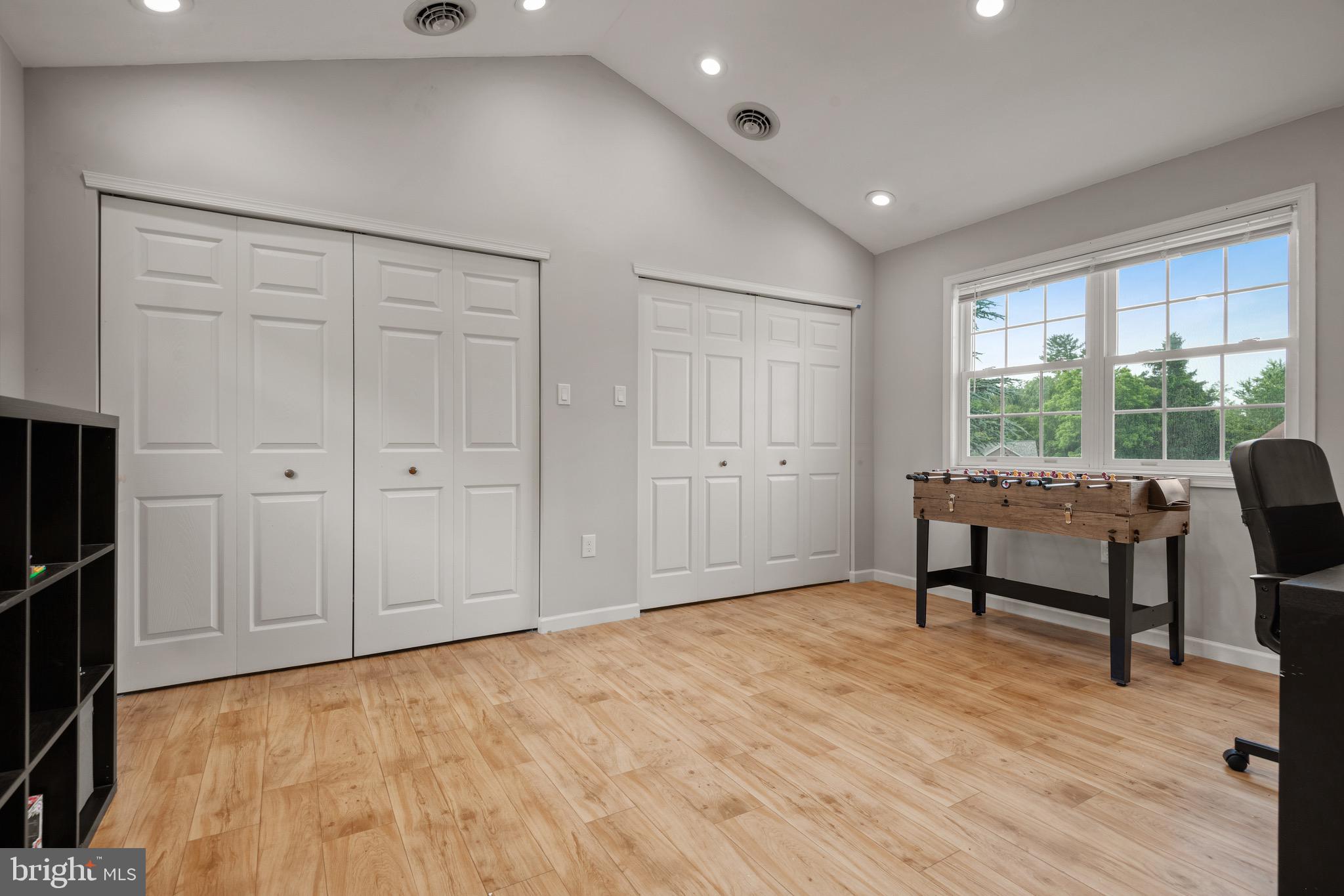 PLEASANT MEADOWS - Residential