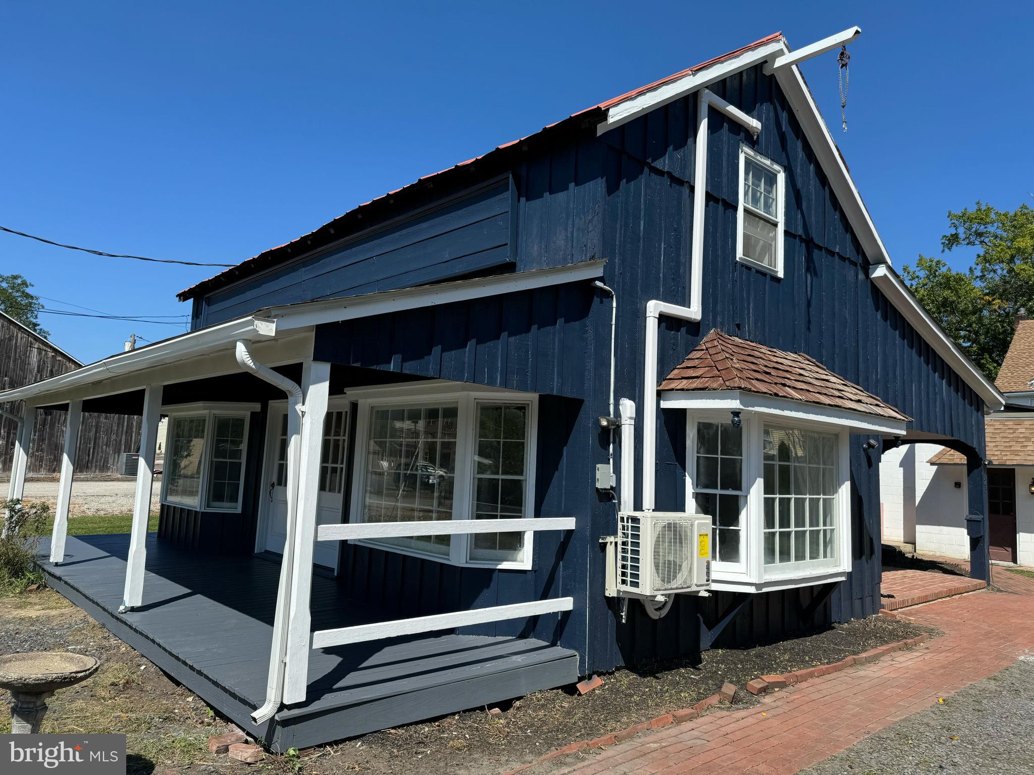 TOWN CENTER - Residential Lease