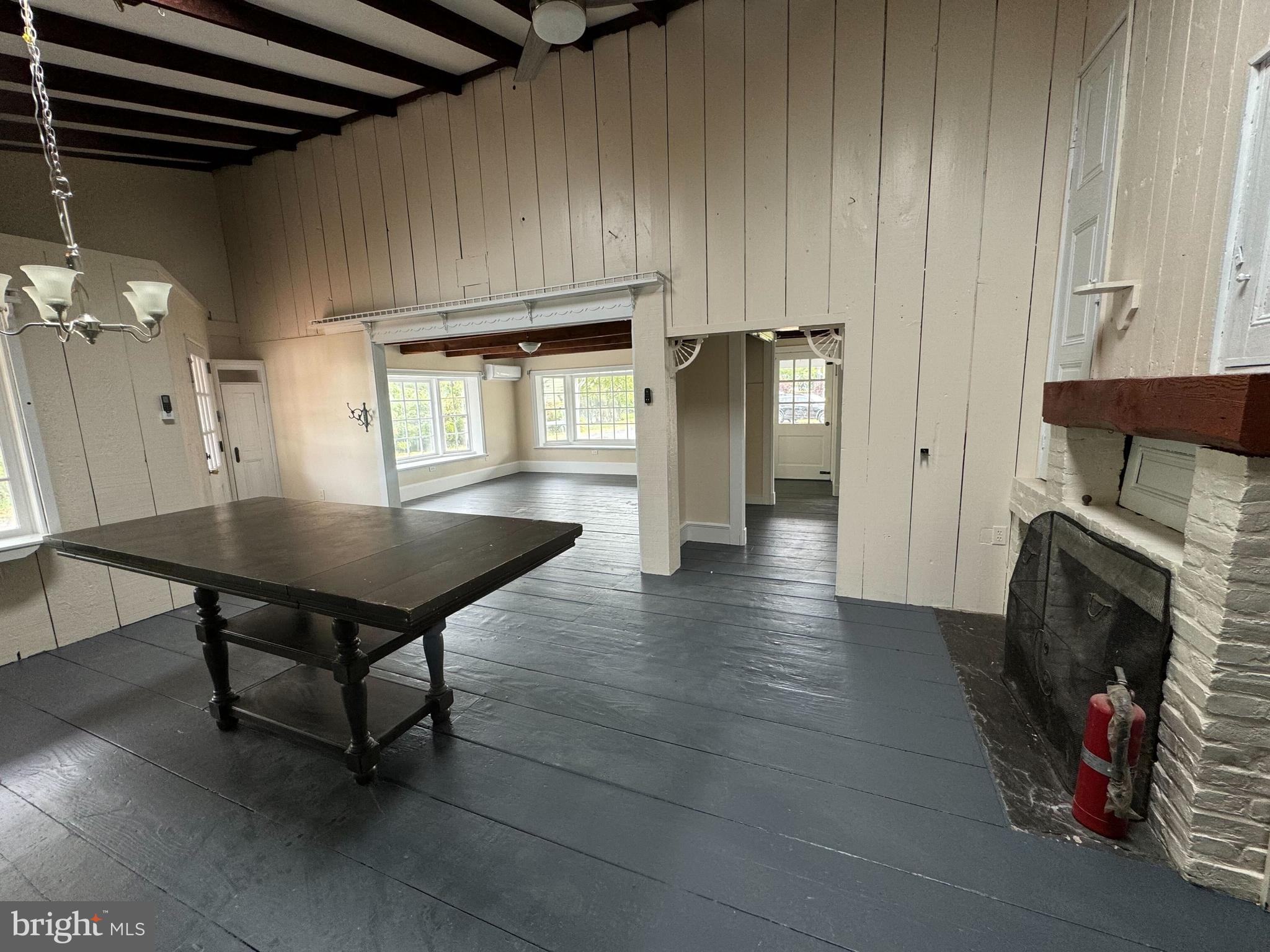 TOWN CENTER - Residential Lease