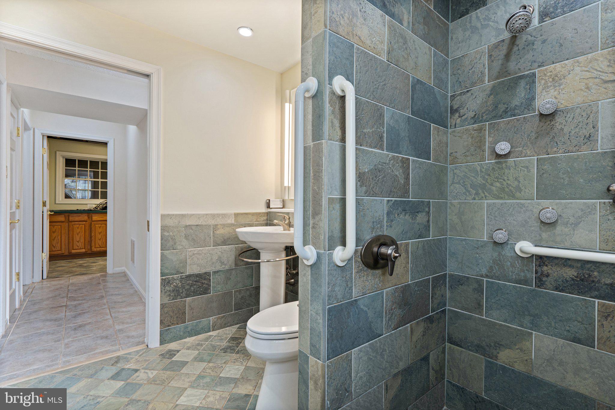 GLYNHILL - Residential