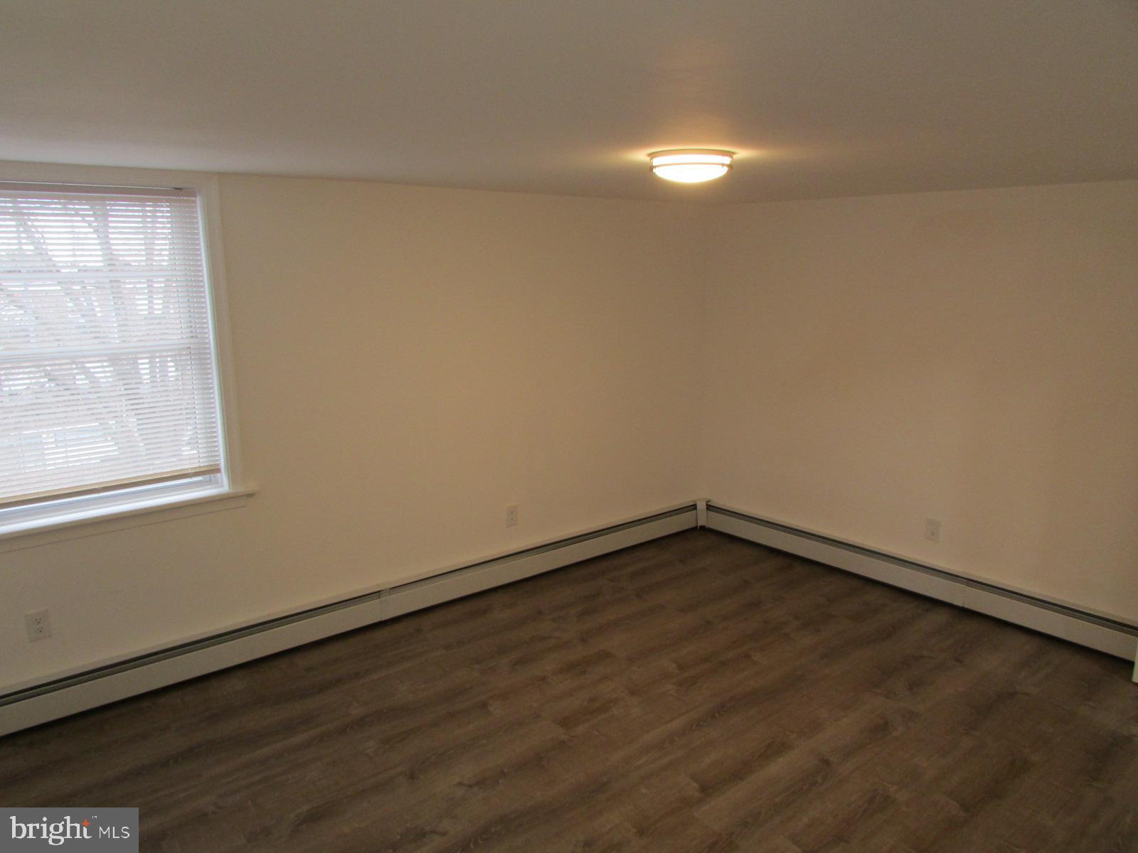 HOLMESBURG - Residential Income