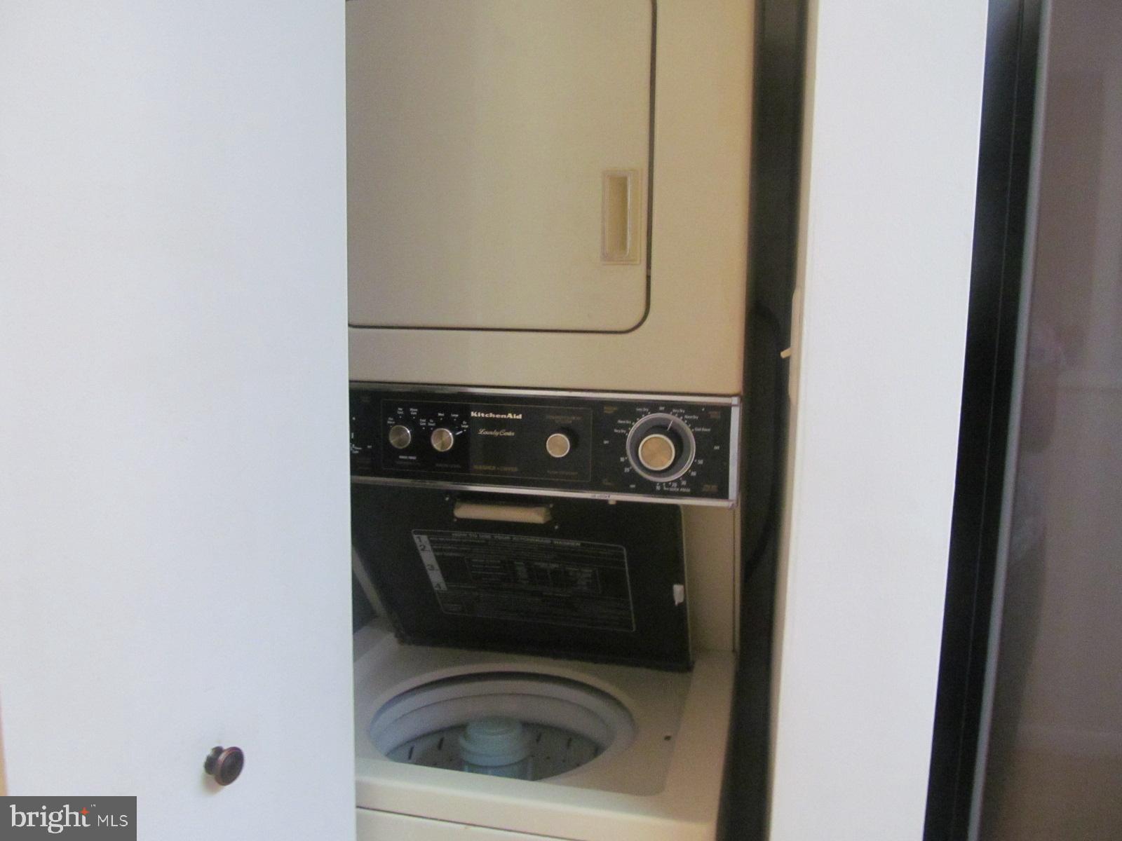 DEVON HILLS - Residential