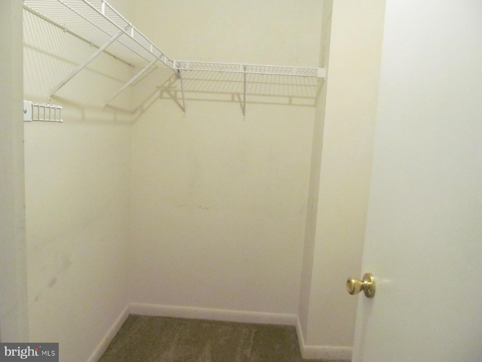 DEVON HILLS - Residential