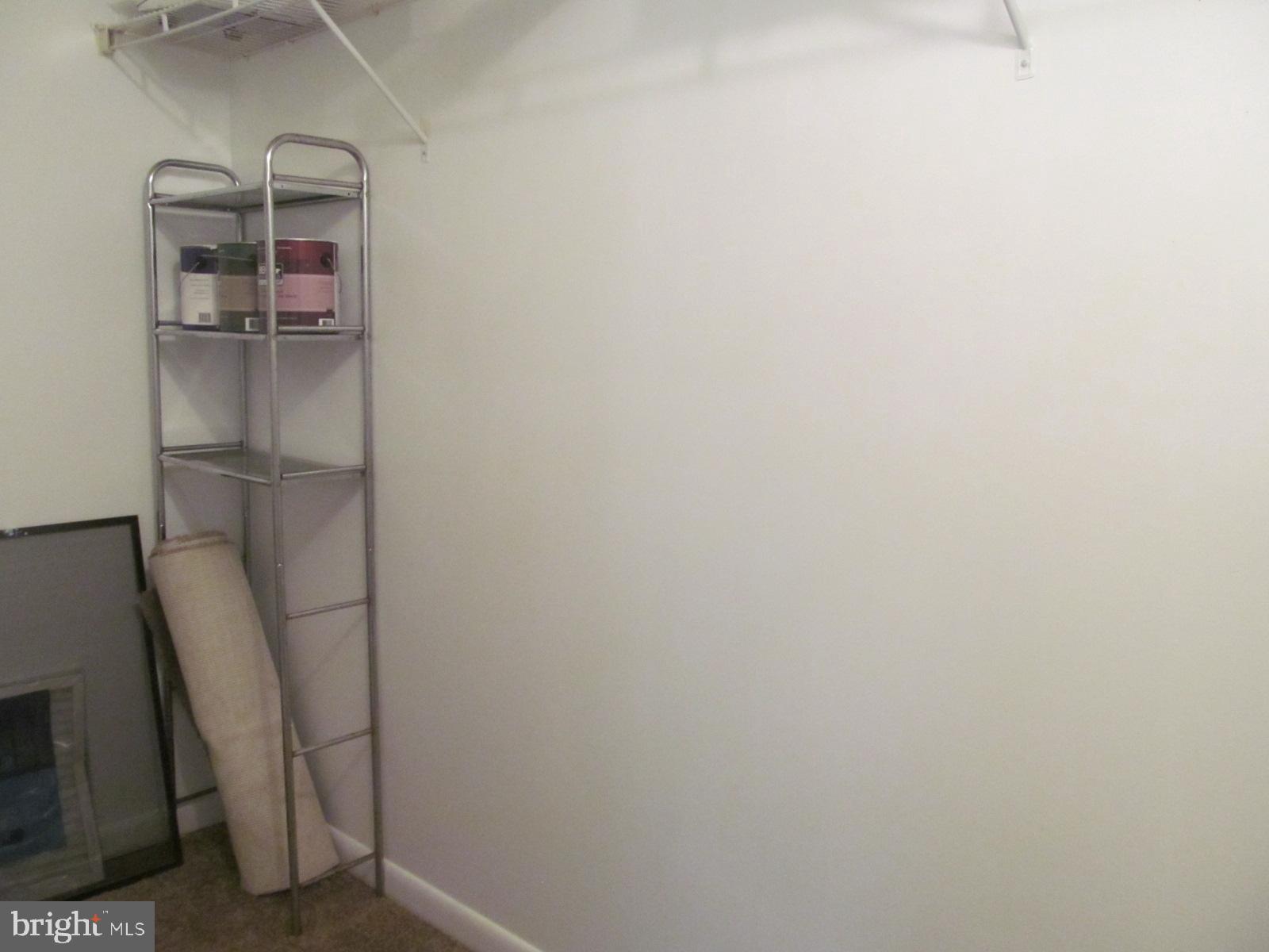 DEVON HILLS - Residential