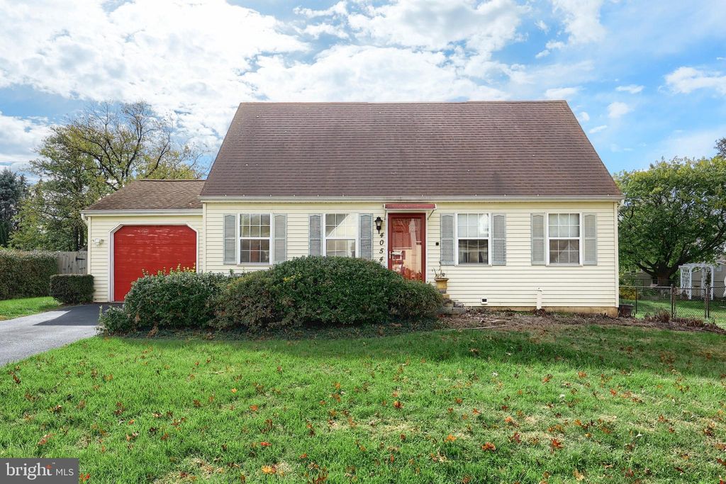Photo of 4054 Sandra Drive, YORK, PA 17402 (MLS # PAYK2093144)