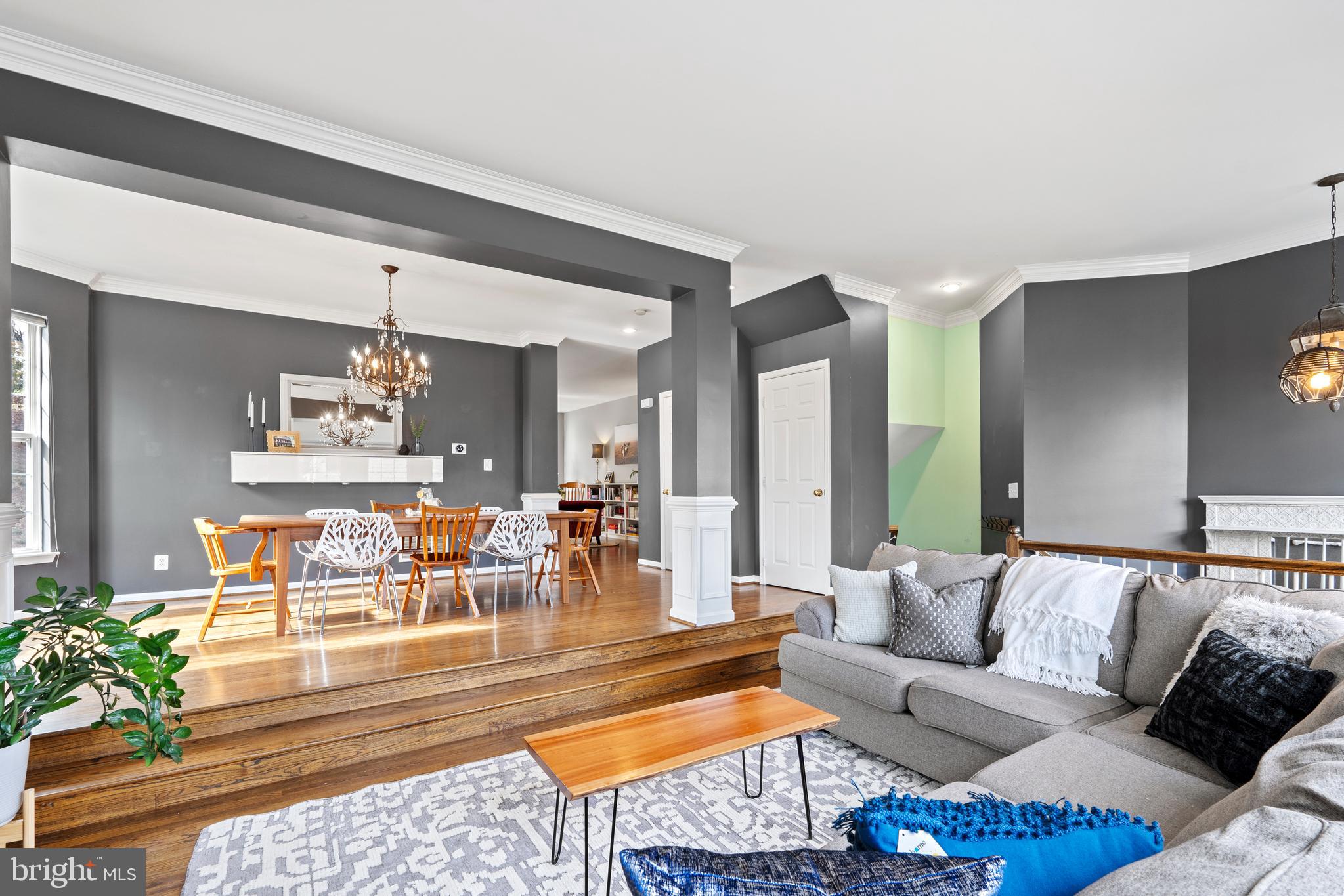 218 SPENCER TERRACE SE