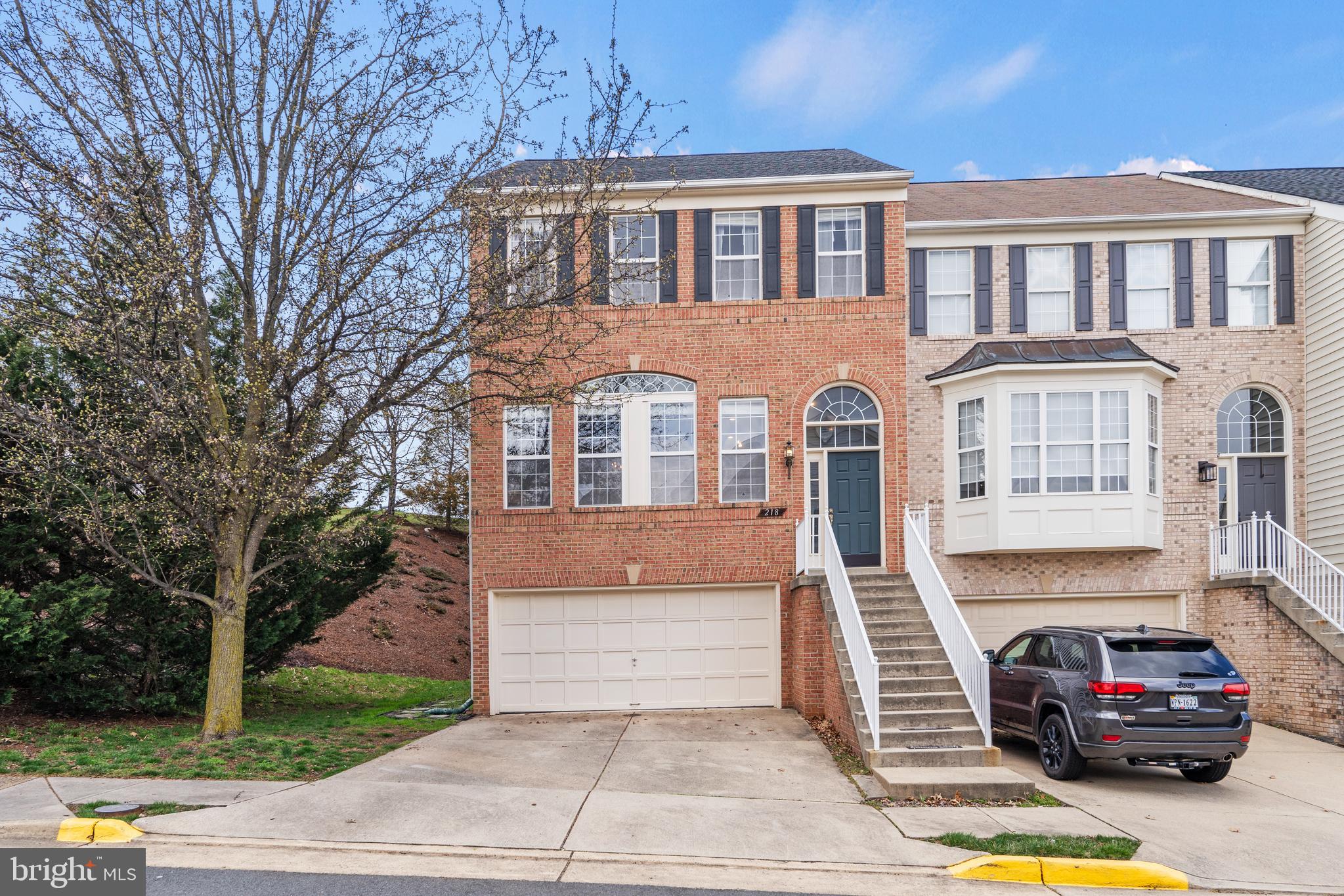 218 SPENCER TERRACE SE